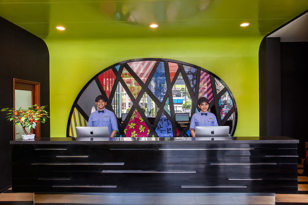 Maxonehotels.Com At Tidar Surabaya Exteriör bild