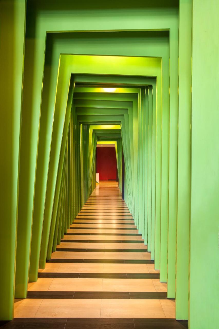 Maxonehotels.Com At Tidar Surabaya Exteriör bild