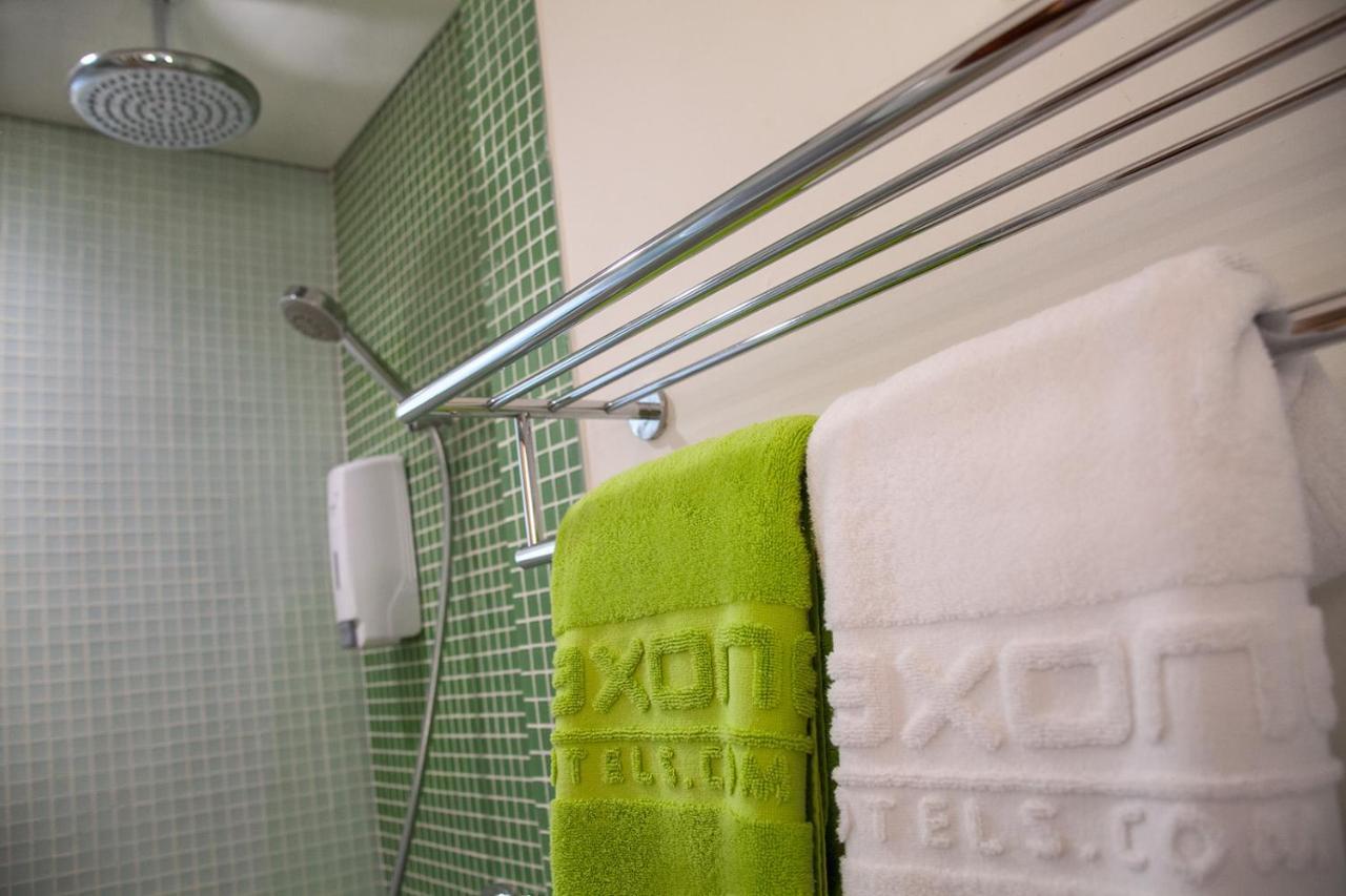 Maxonehotels.Com At Tidar Surabaya Exteriör bild