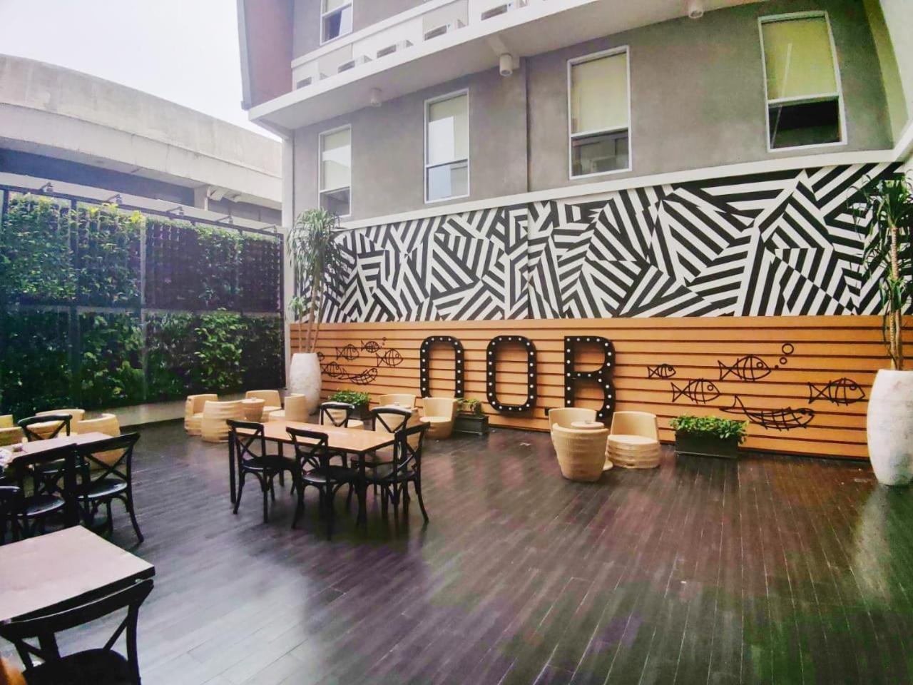 Maxonehotels.Com At Tidar Surabaya Exteriör bild