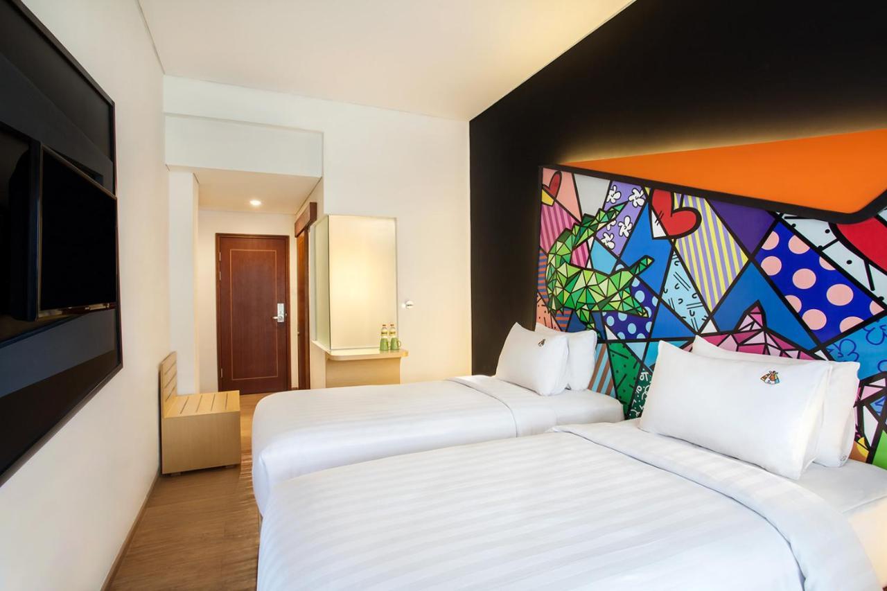 Maxonehotels.Com At Tidar Surabaya Exteriör bild
